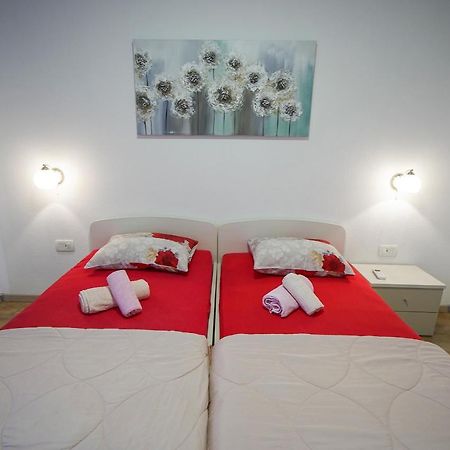 Ferienwohnung Studio Apartman M&F Split Exterior foto