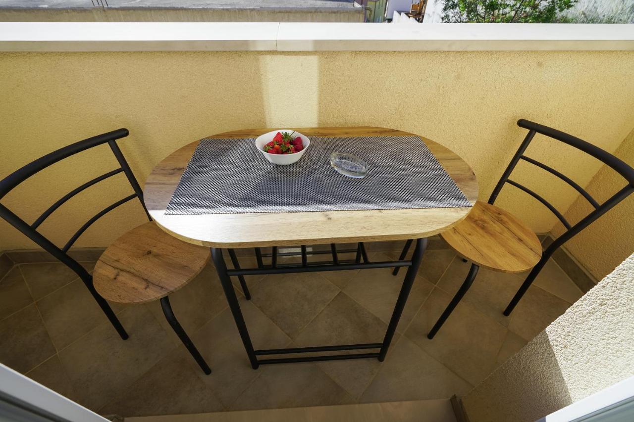 Ferienwohnung Studio Apartman M&F Split Exterior foto