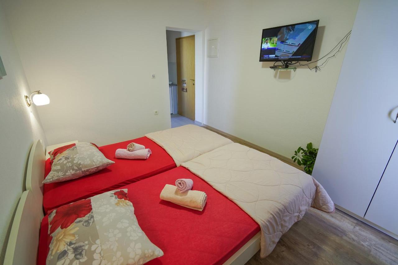 Ferienwohnung Studio Apartman M&F Split Exterior foto